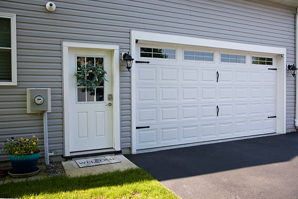 24/7 Emergency Garage Door Panel Replacement experts in Newark, IL
